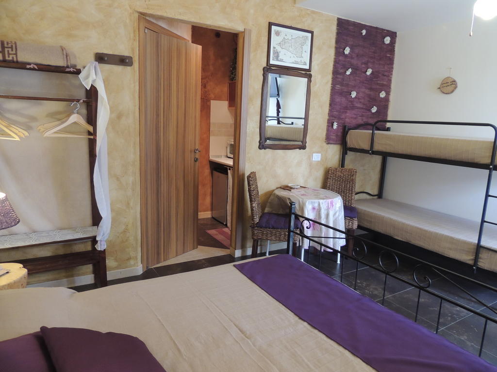 Appartement Monolocale L'Abbraccio à Raguse Chambre photo